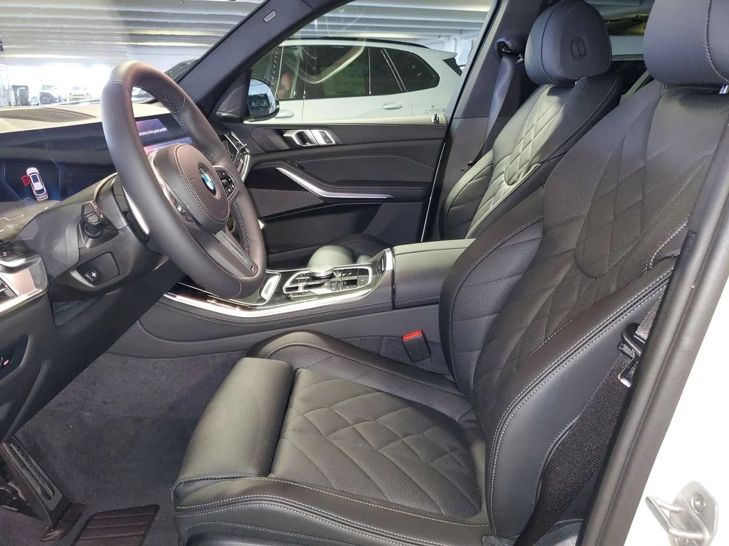 Used 2026 White BMW sDrive40i image 16