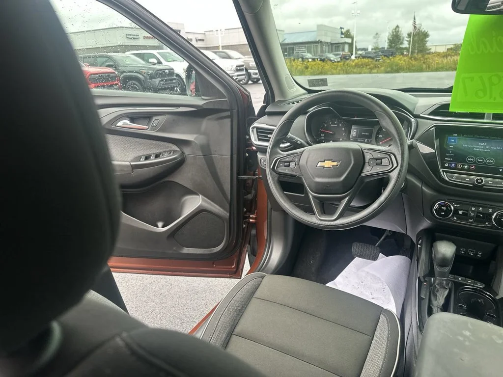 Used 2021 Orange Chevrolet LT image 15