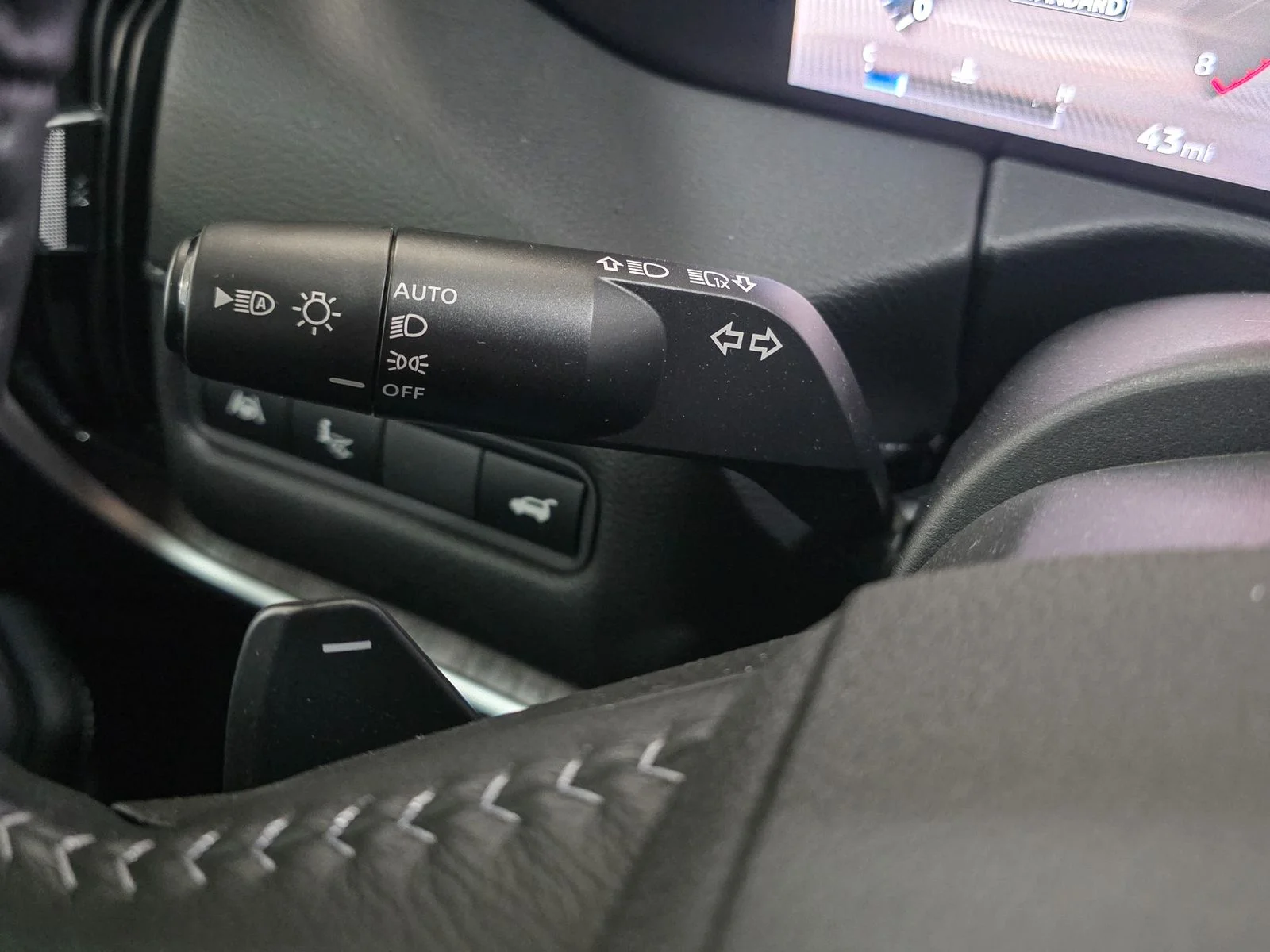 2025 Nissan Armada SL - Photo 48