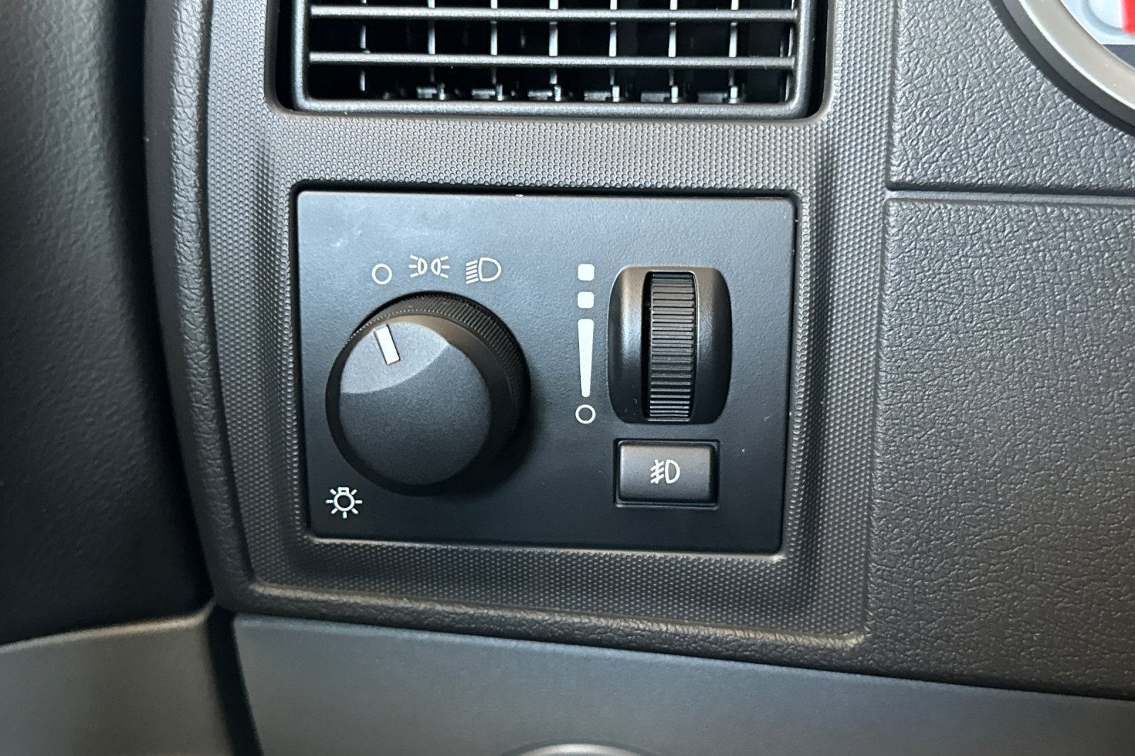 Used 2007 Silver Dodge R/T image 24