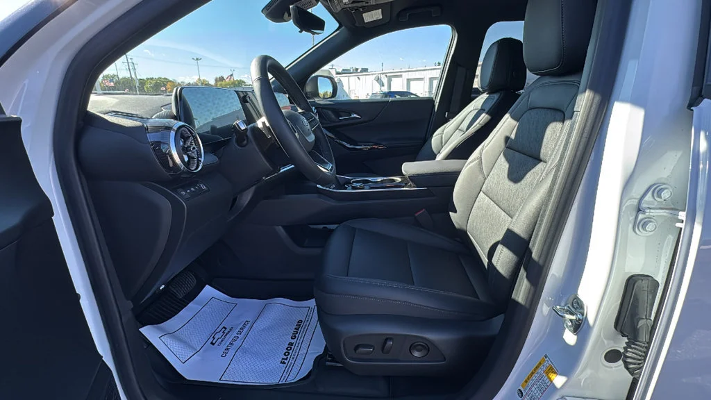 New 2027 Summit White Chevrolet LT image 6
