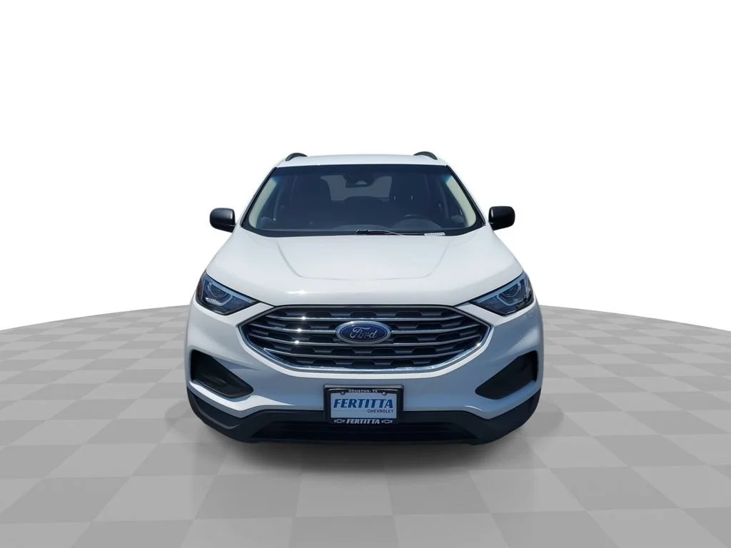 Used 2020 White Ford SE image 3