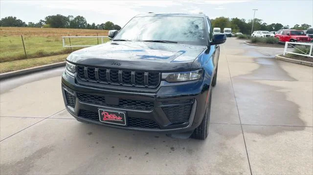 New 2027 High-Gloss Black Paint Jeep Laredo Altitude image 4