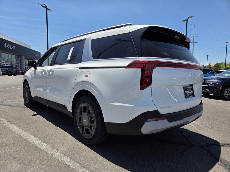 New 2026 Snow White Pearl Kia EX image 4