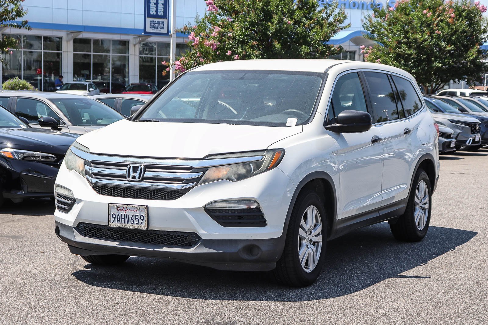 Used 2018 White Diamond Pearl Honda LX image 3
