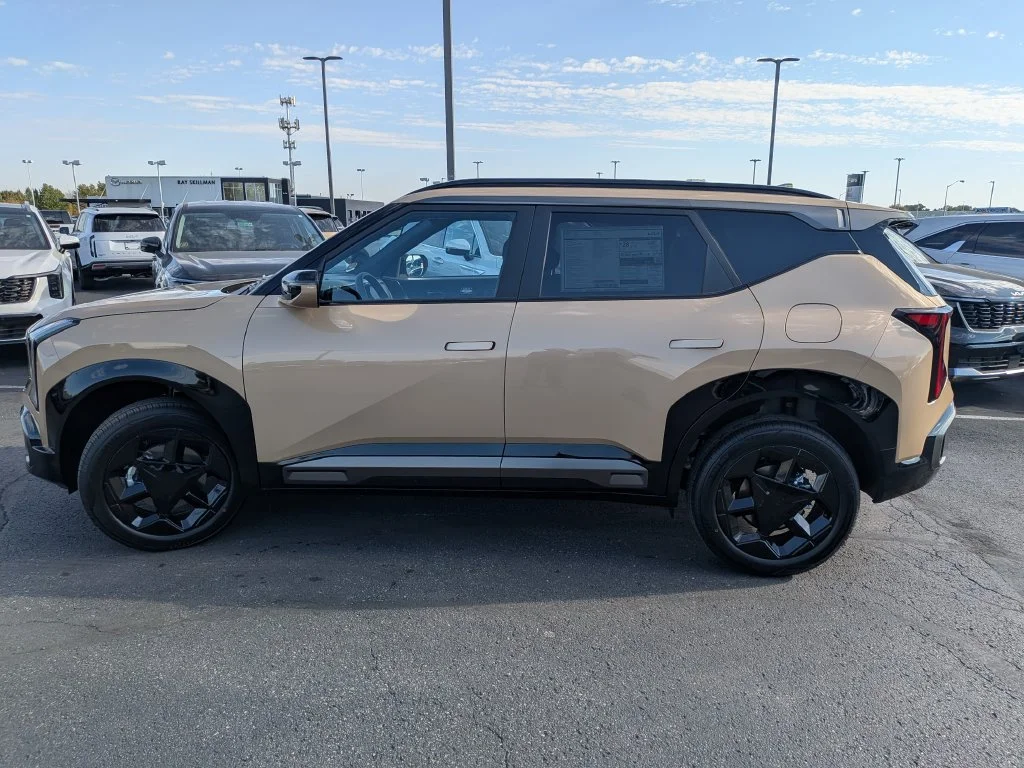 New 2027 Terrain Brown Kia X-Line S image 31