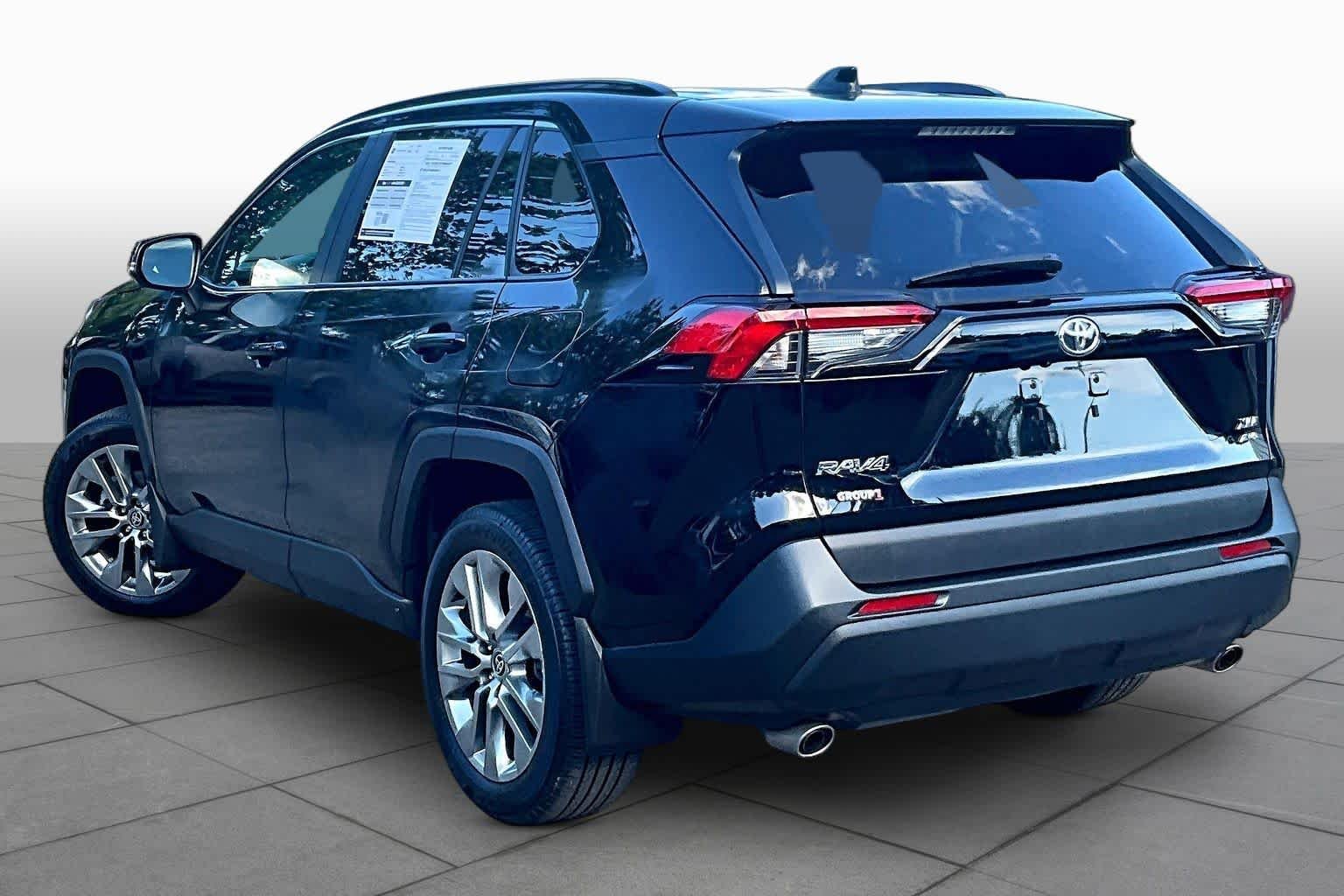 Used 2025 Midnight Black Metallic Toyota XLE Premium image 12