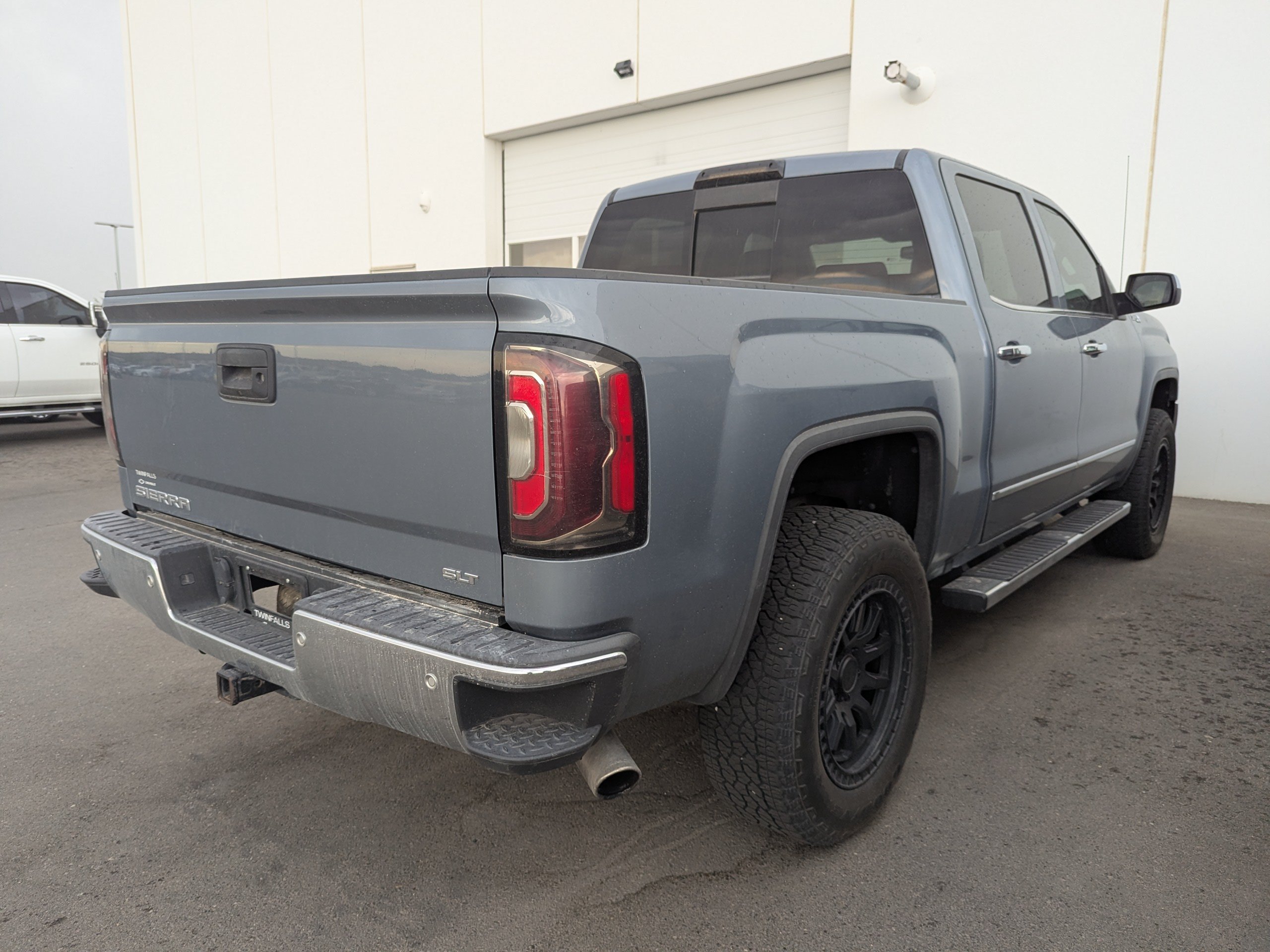 Used 2016 LIGHT STEEL GRAY METALLIC GMC SLT image 4