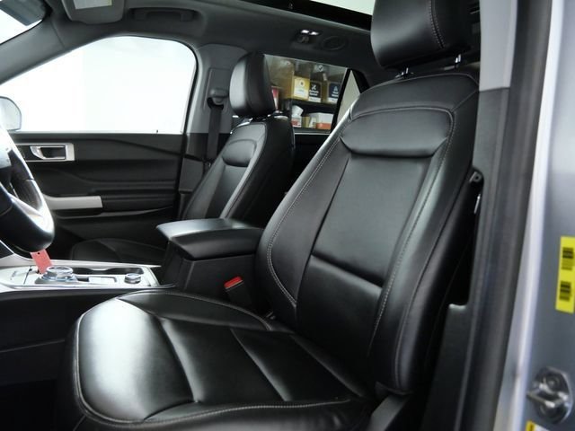 Used 2024 Silver Ford XLT image 17