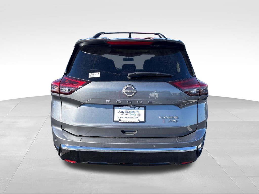 New 2026 Gray Nissan Platinum image 4