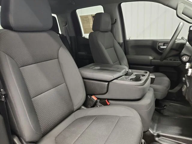Used 2021 White GMC Base image 33