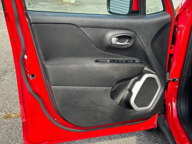 Used 2020 Red Jeep Latitude image 25