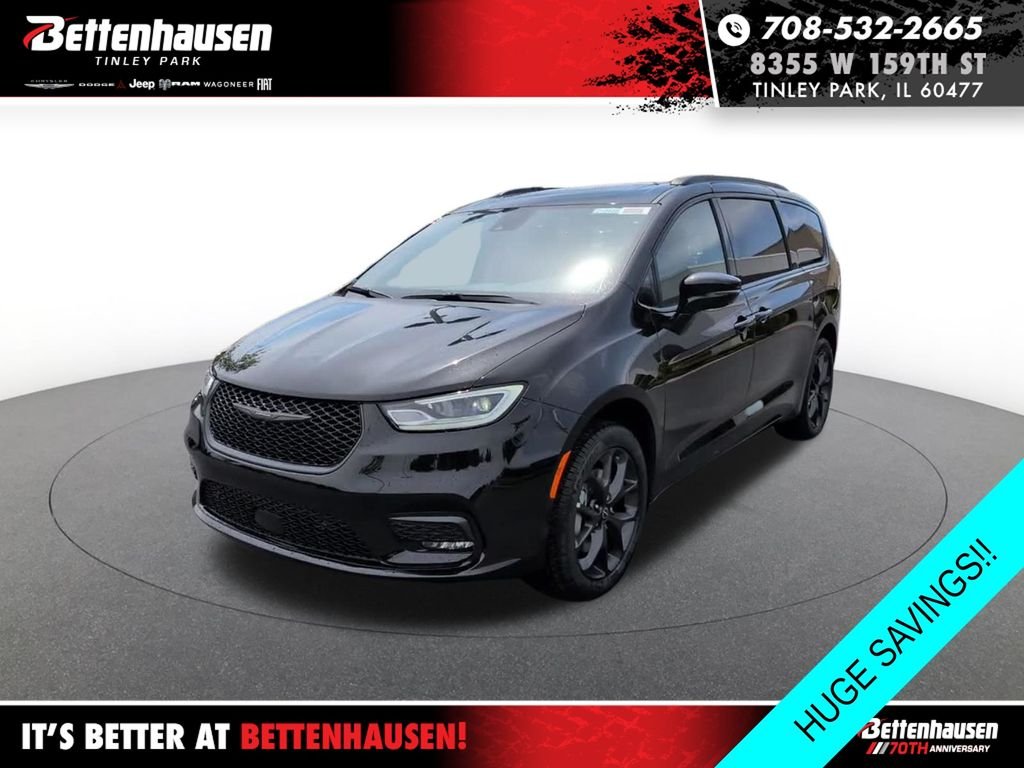 2026 Chrysler Pacifica Limited AWD's photo