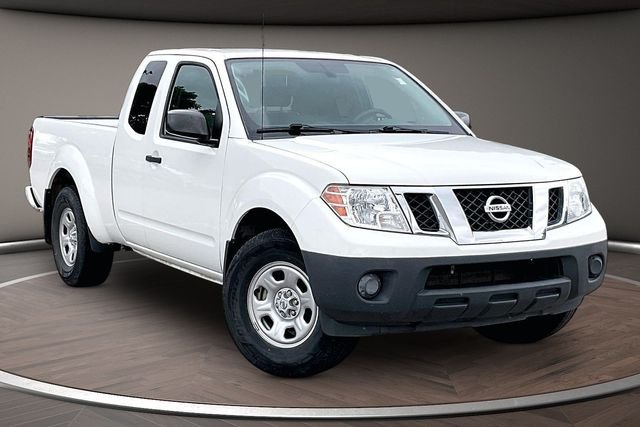 Used 2021 White Nissan S image 10