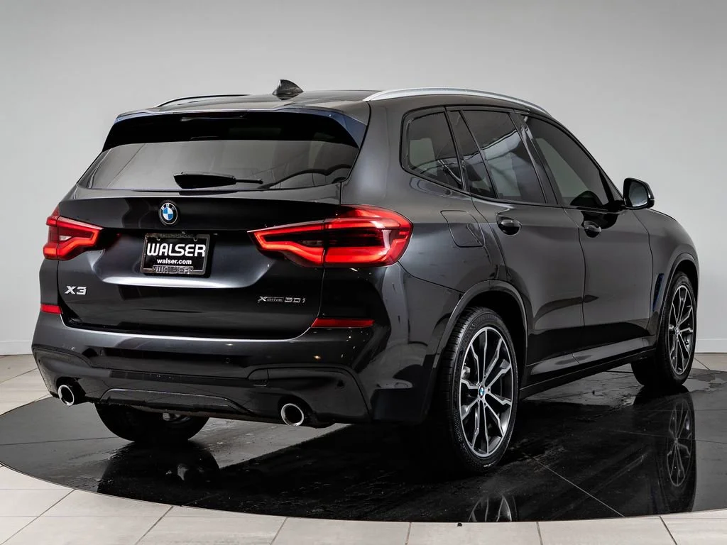 Used 2019 Dark Graphite Metallic BMW xDrive30i image 10