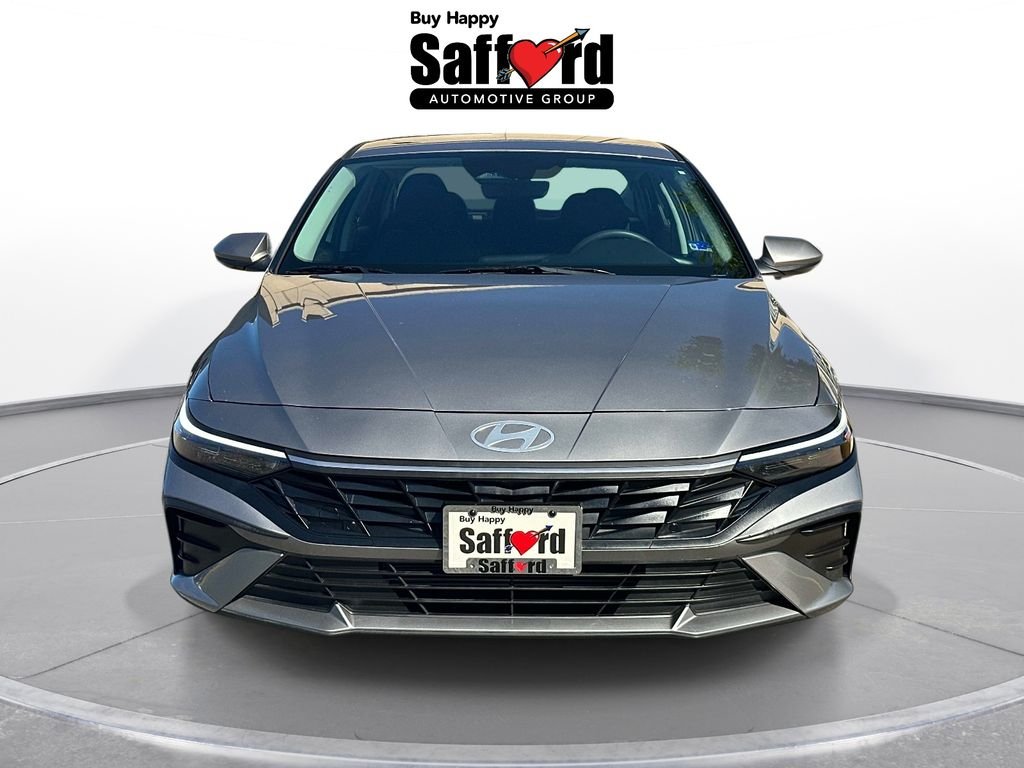 Used 2024  Hyundai SE image 7