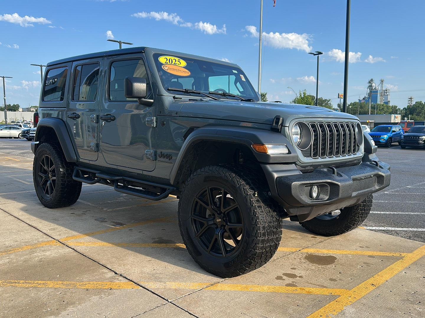 Used 2025 Anvil Clearcoat Jeep Sport S image 5