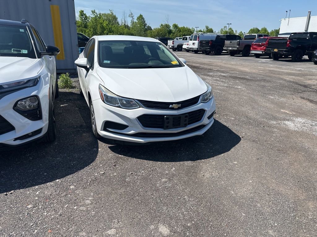 2018 Chevrolet Cruze LS Auto's photo