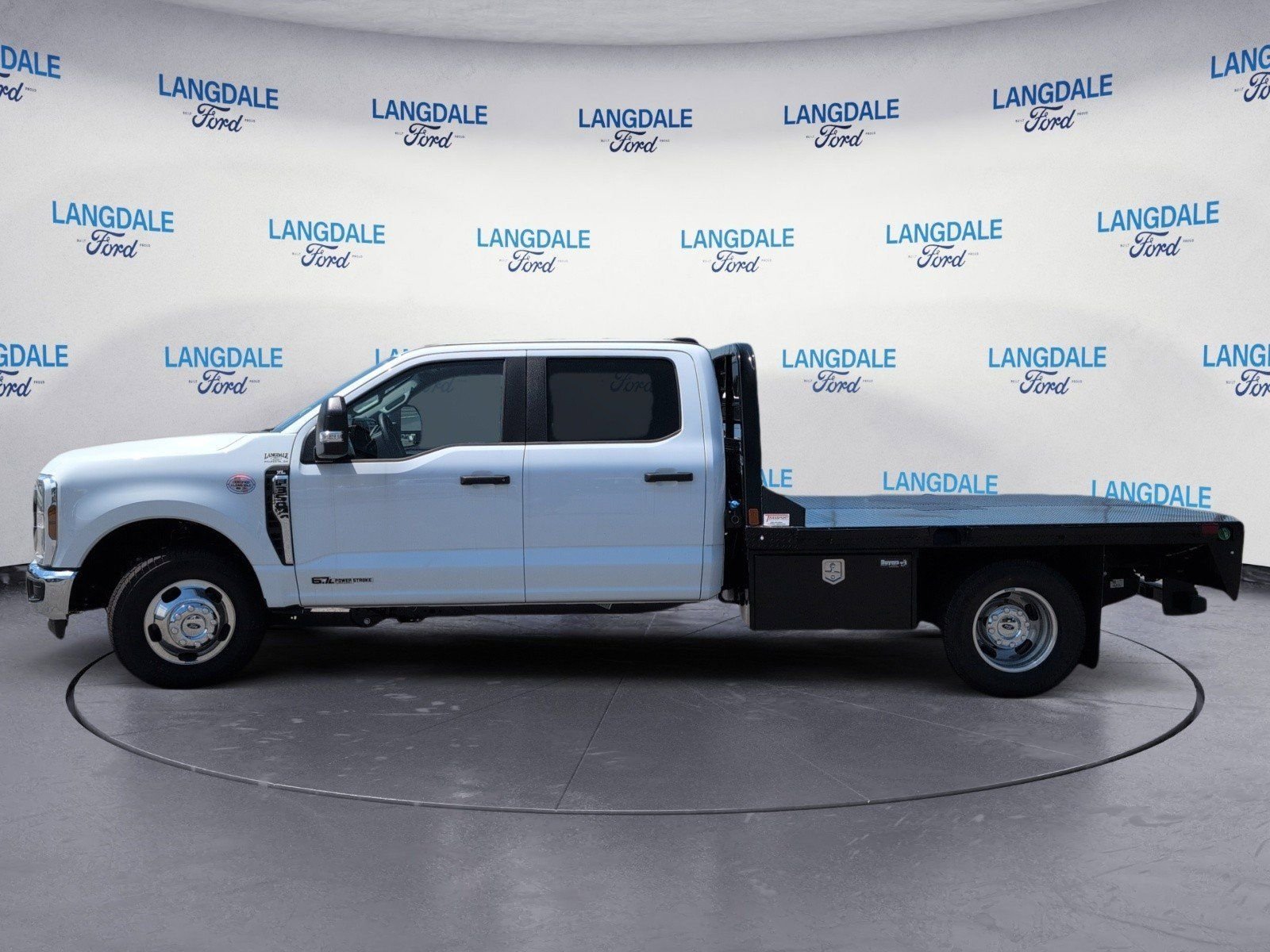 2025 Ford F-350 Super Duty Chassis Cab XL - Photo 10