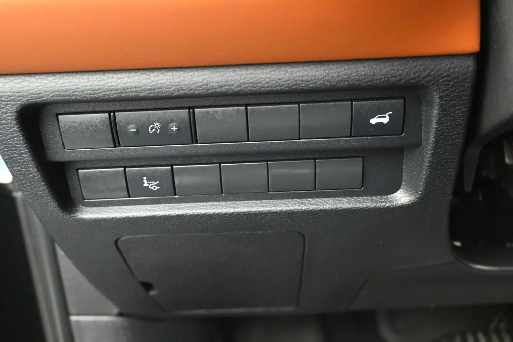 Used 2022 Black Mitsubishi SEL image 41