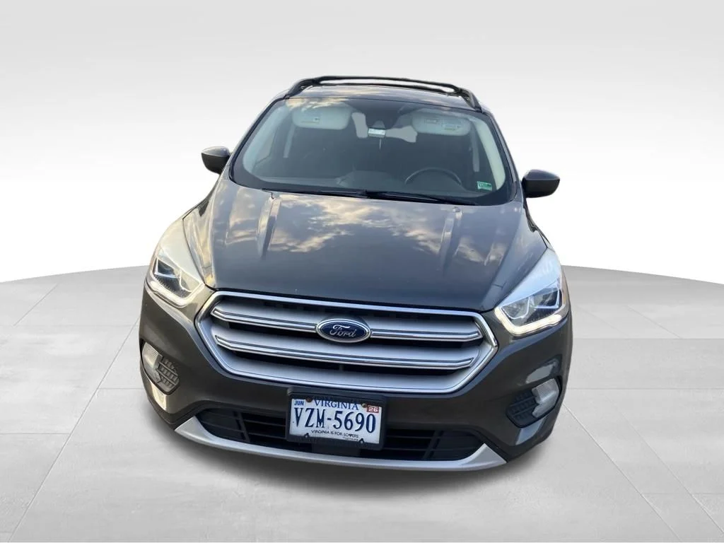 Used 2018 Gray Ford SEL image 4