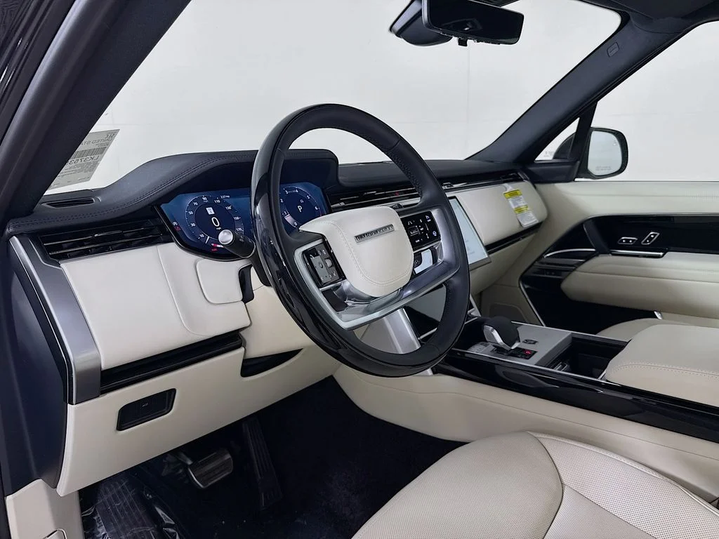 New 2026 Santorini Black Land Rover SE image 9