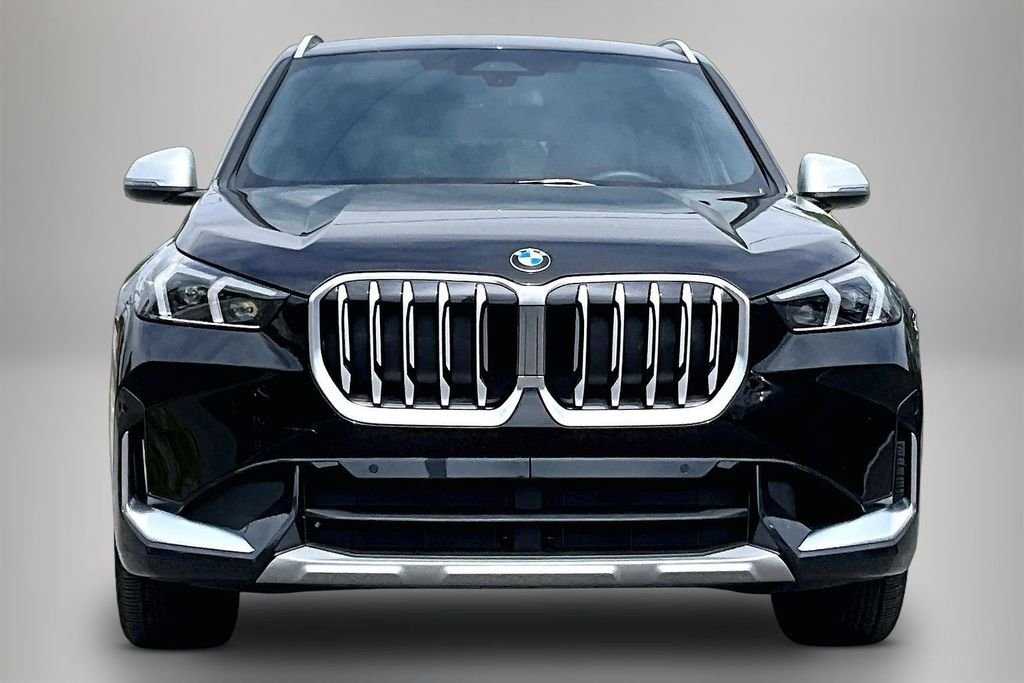 Used 2023 Black BMW xDrive28i image 3