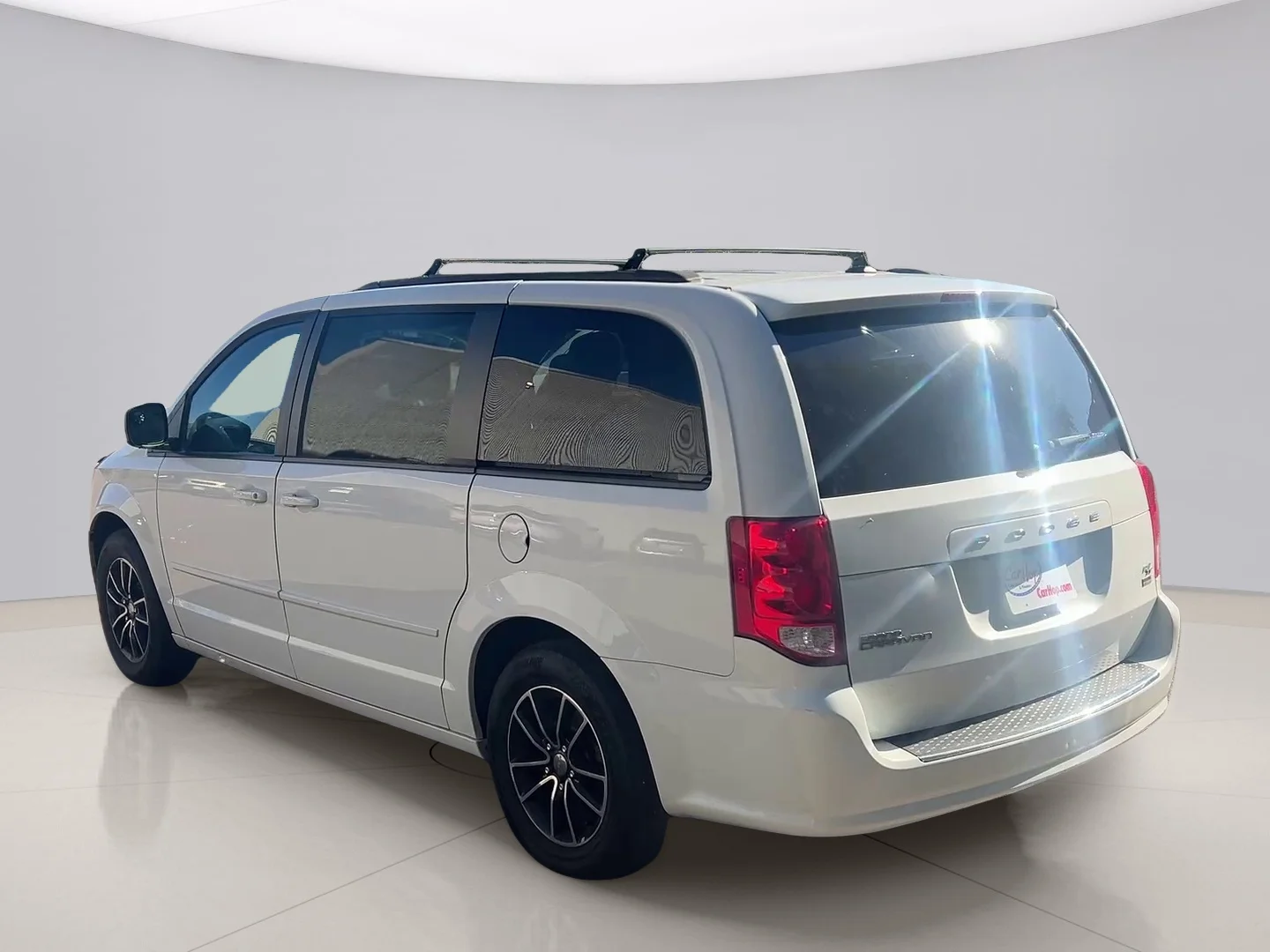 Used 2016 White Dodge RT image 3