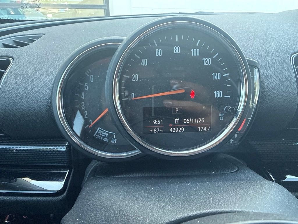 Used 2019 White MINI Classic image 11
