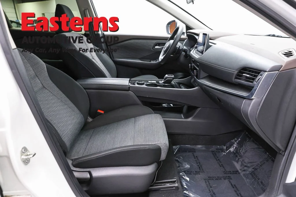 Used 2023 White Nissan SV image 24