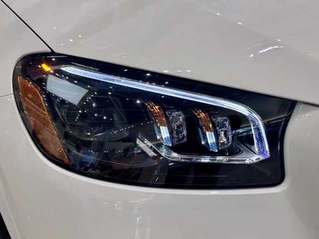 New 2026 Moonlight White Metallic Mercedes-Benz Maybach GLS 600 image 33