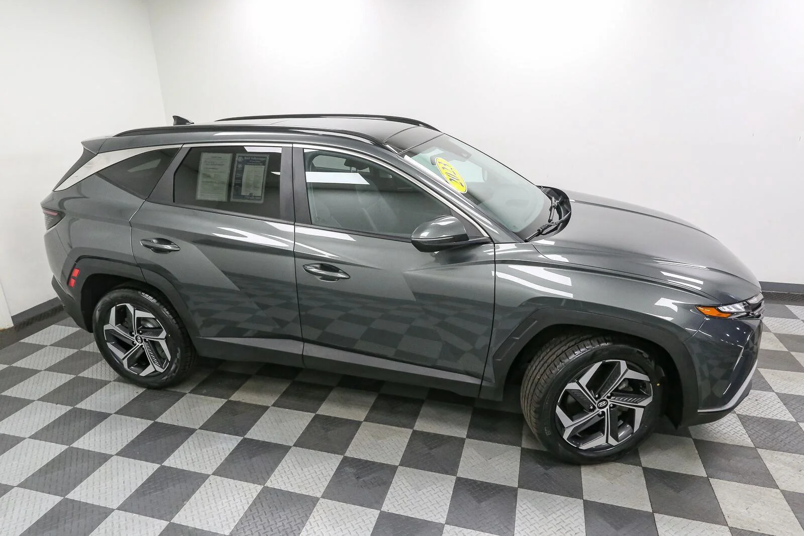 Used 2023 Amazon Gray Hyundai SEL Convenience image 5