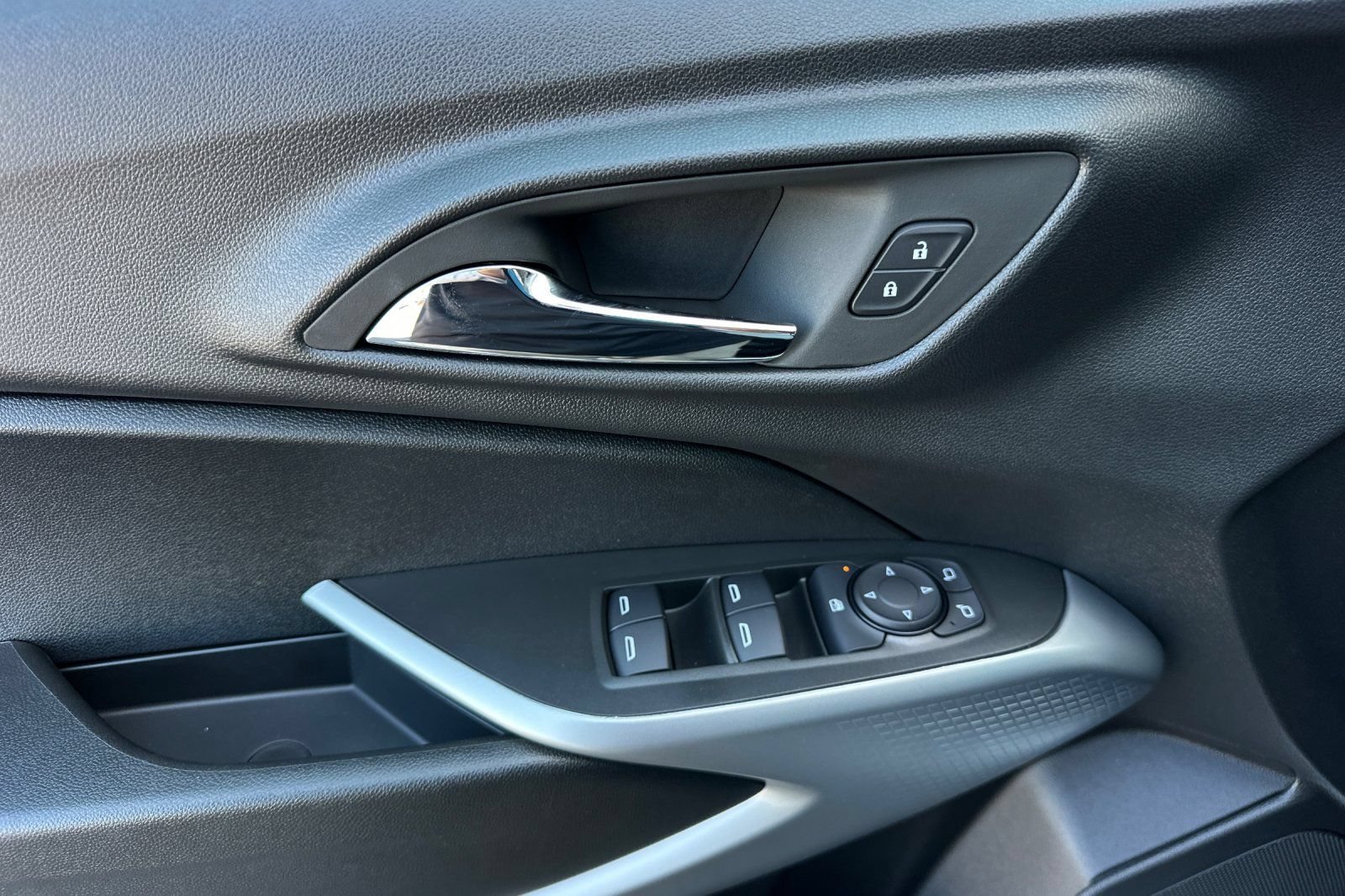 2026 Chevrolet Trax LS - Photo 11