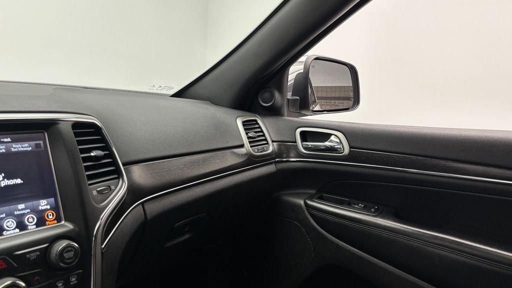Used 2018 White Jeep Limited image 26