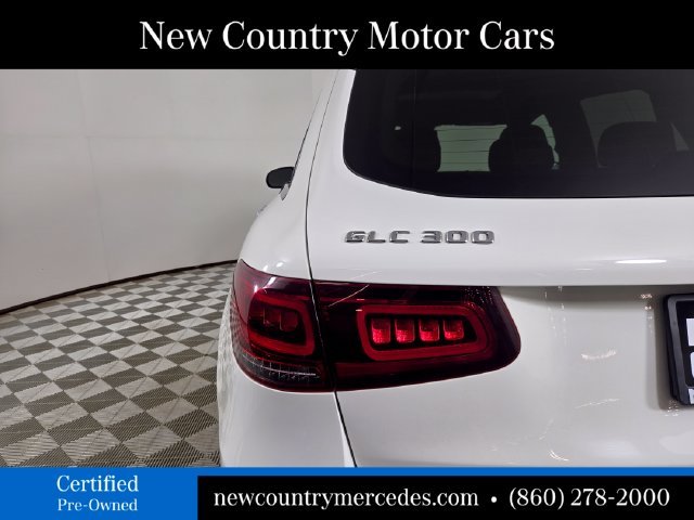 Used 2022  Mercedes-Benz GLC 300 image 10