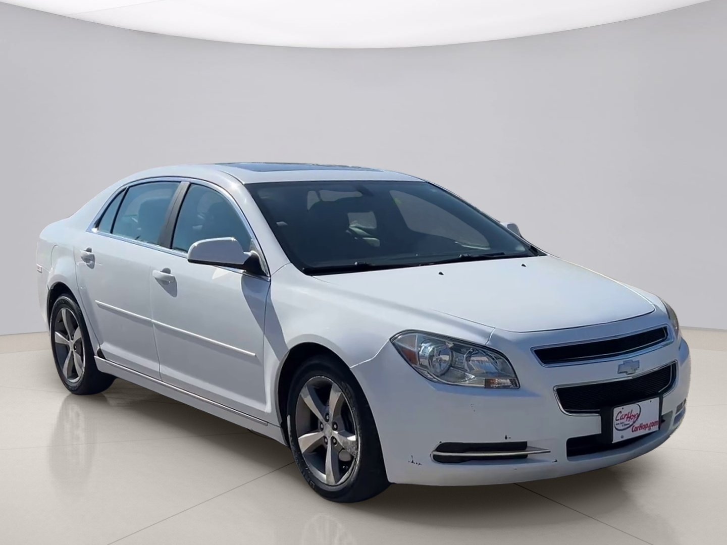 Used 2011 White Chevrolet 1LT image 8