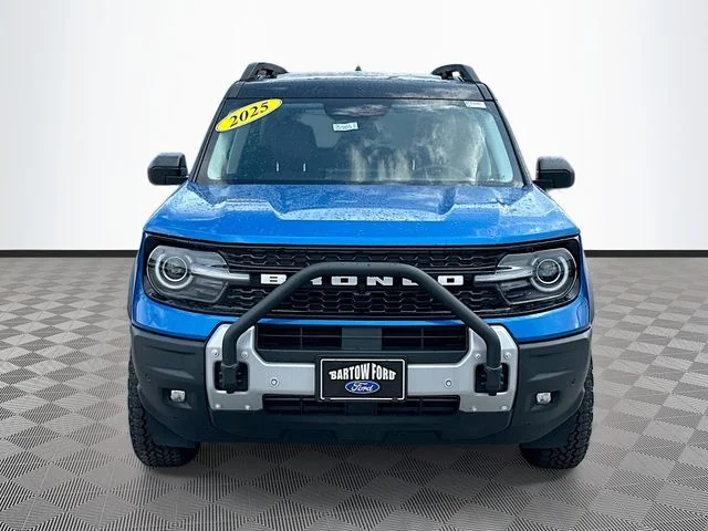 New 2025 Blue Metallic Ford Outer Banks image 2