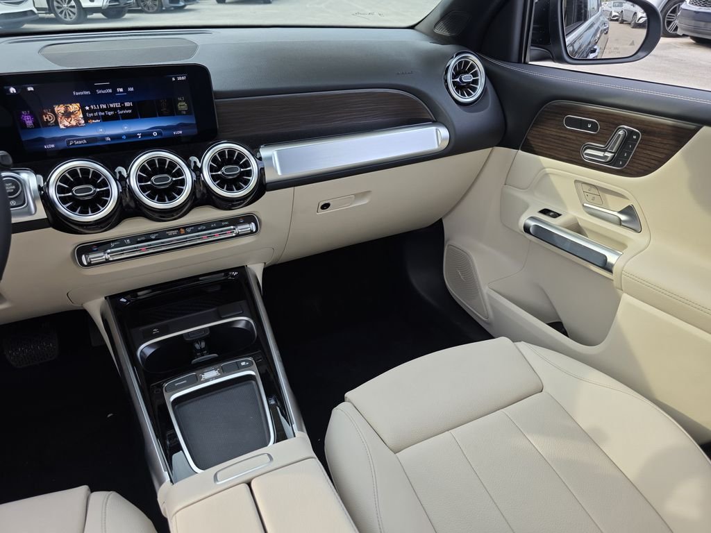 New 2026 Night Black Mercedes-Benz GLB 250 image 10