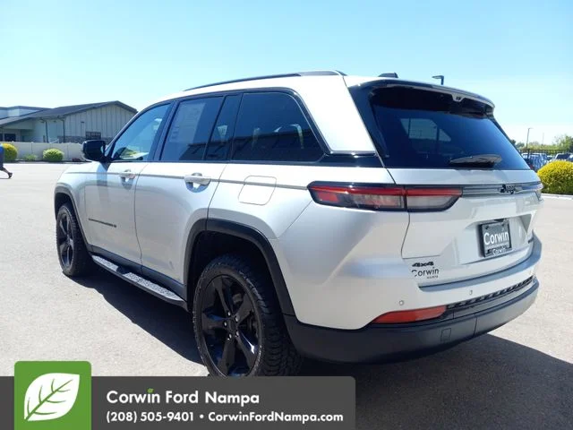 Used 2024 Silver Jeep Limited image 5