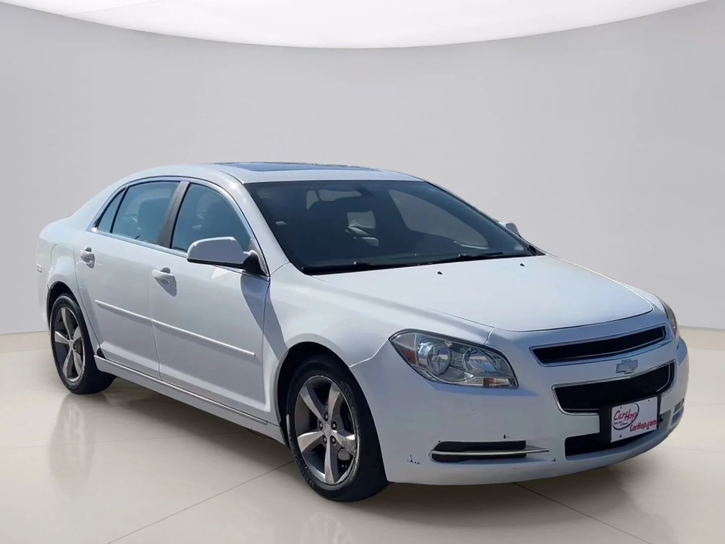 Used 2011 White Chevrolet 1LT image 8