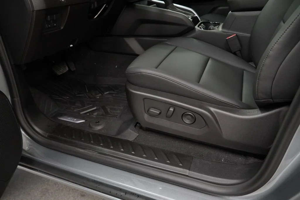 New 2026 Sterling Gray Metallic Chevrolet Trail Boss image 21