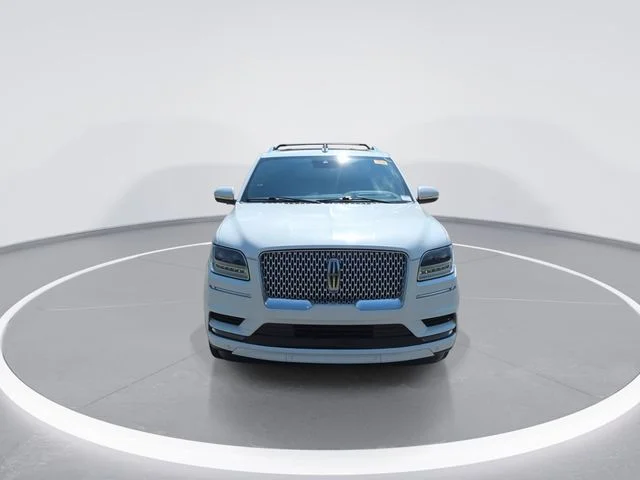 Used 2021 White Lincoln Reserve image 3