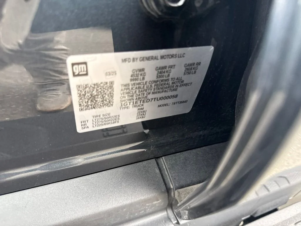 Used 2026 Deep Ocean Metallic GMC Elevation Extended Range image 9
