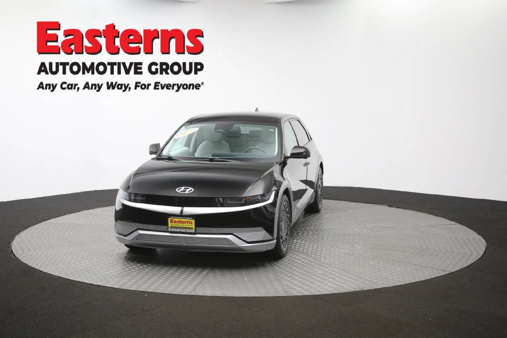 Used 2023 Black Hyundai Limited image 58