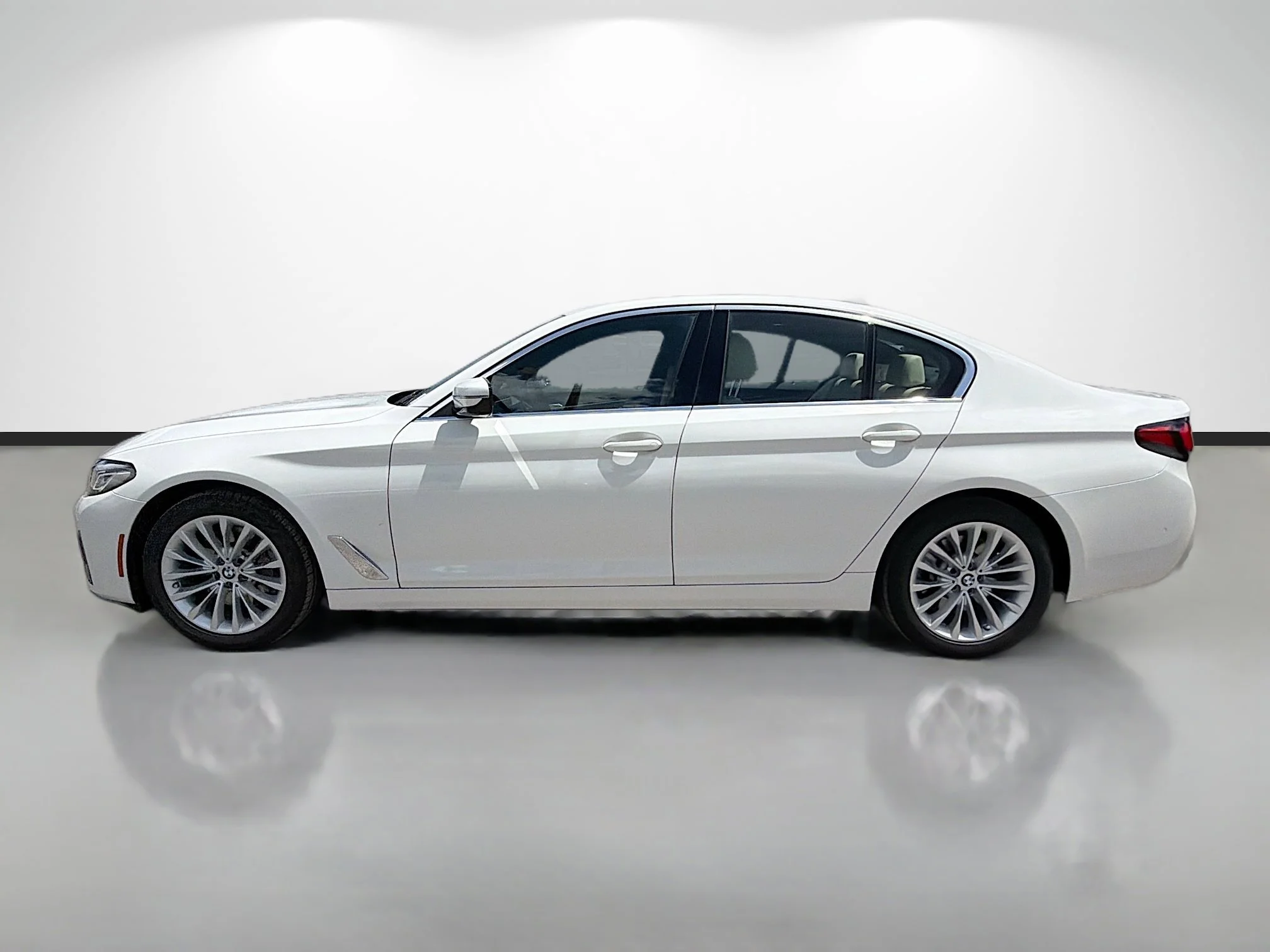 Used 2023 Alpine White BMW 530i image 6