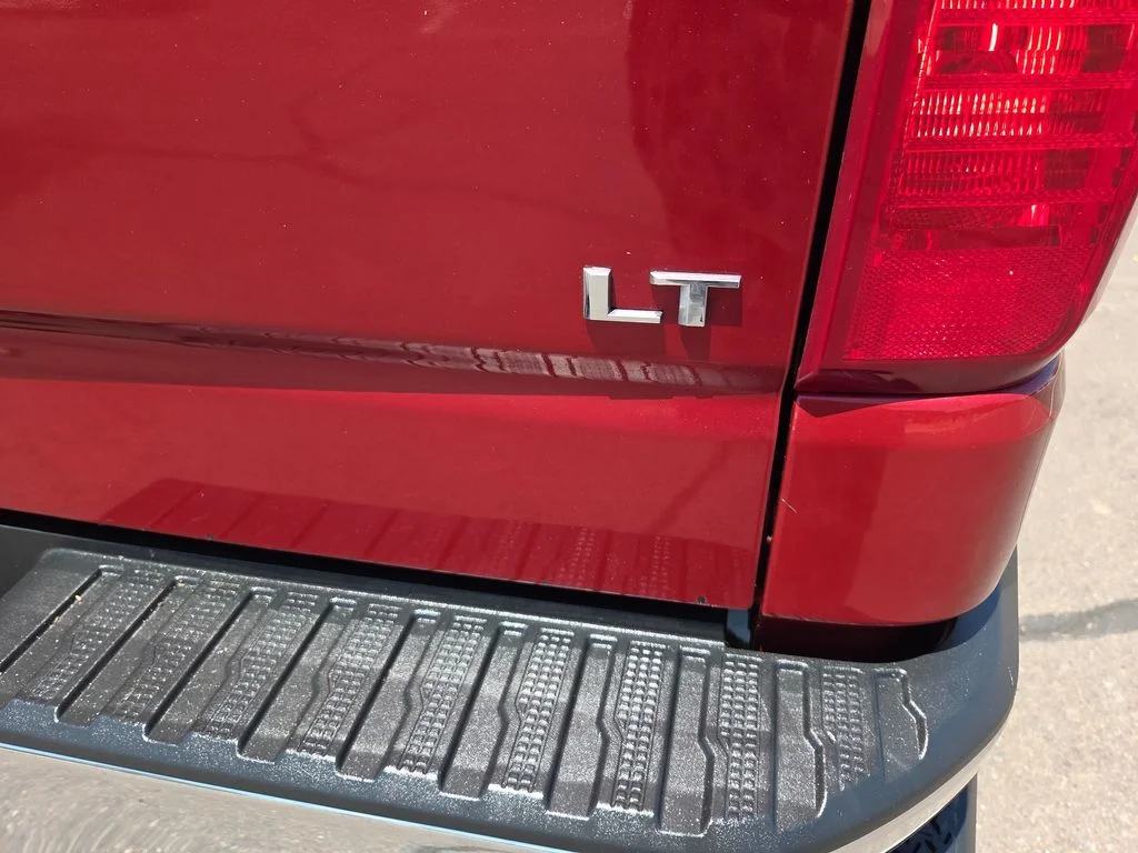 Used 2020 Red Chevrolet LT image 31