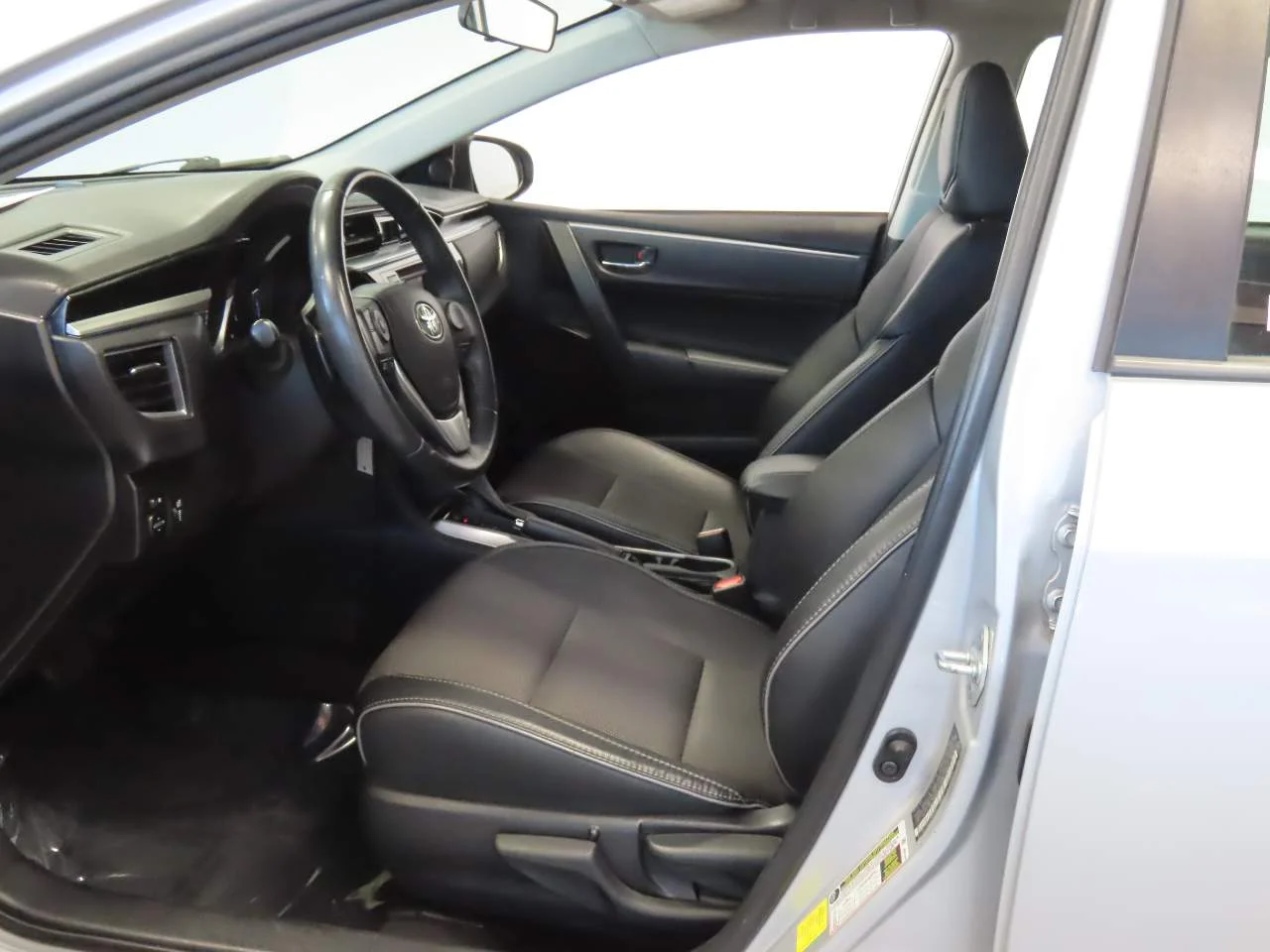 Used 2016 Classic Silver Metallic Toyota S Plus image 15