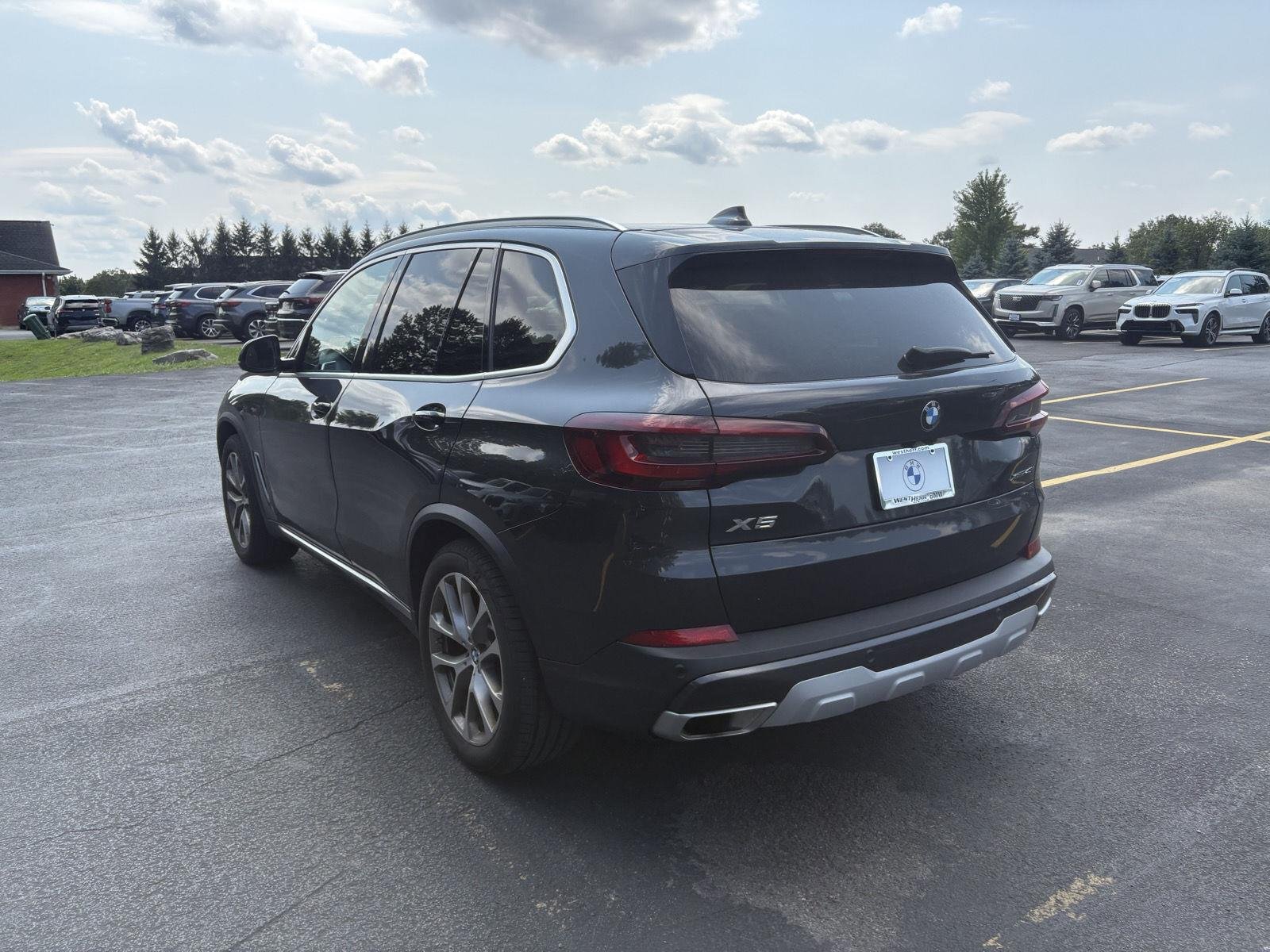 Used 2023 Dark Graphite Metallic BMW xDrive40i image 5