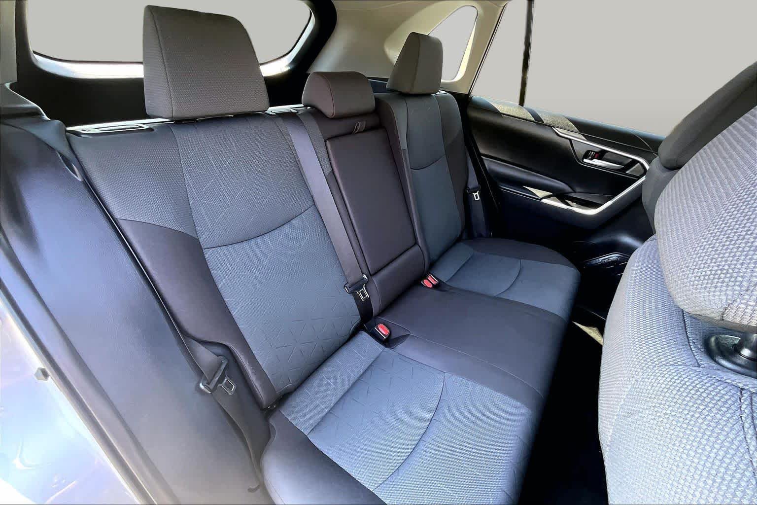 Used 2025 Silver Sky Metallic Toyota XLE image 20