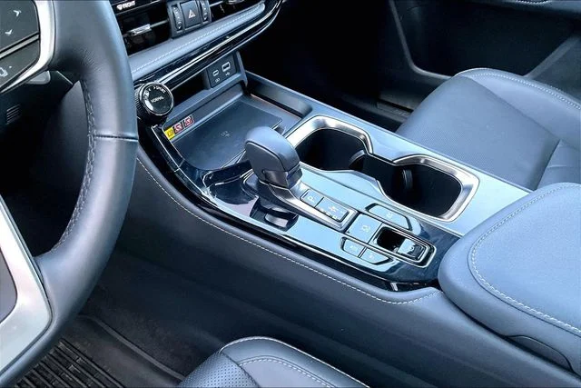 Certified Used 2025 GRECIAN WATER Lexus 350h Luxury image 18